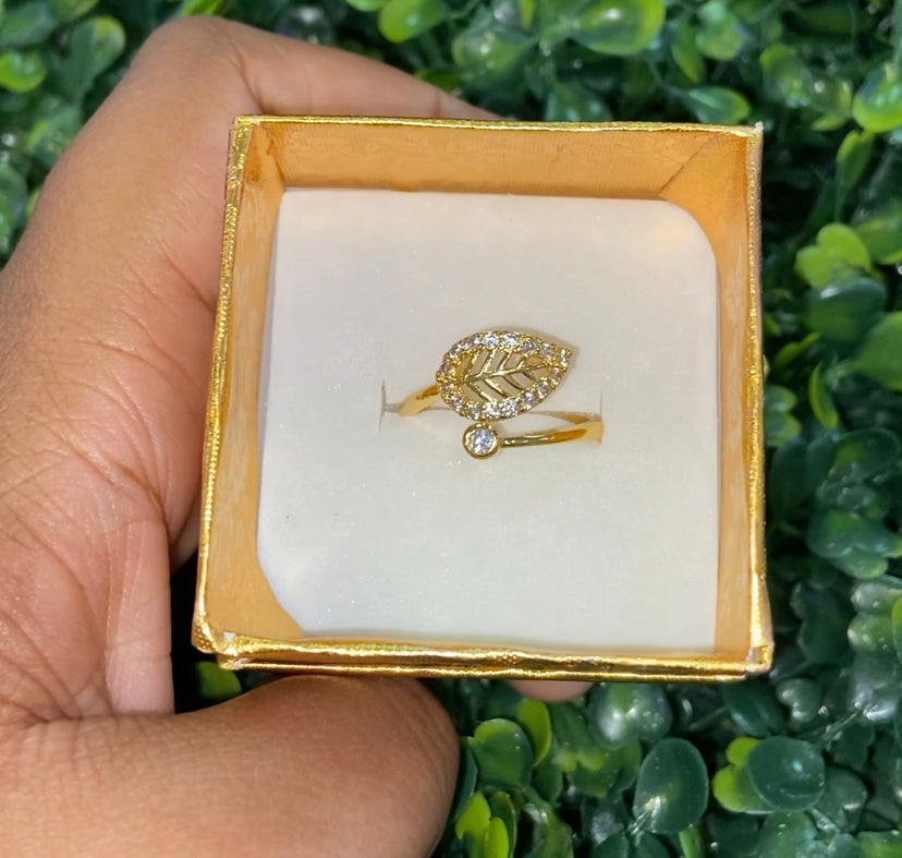 Leaf adjustable gold plated ring