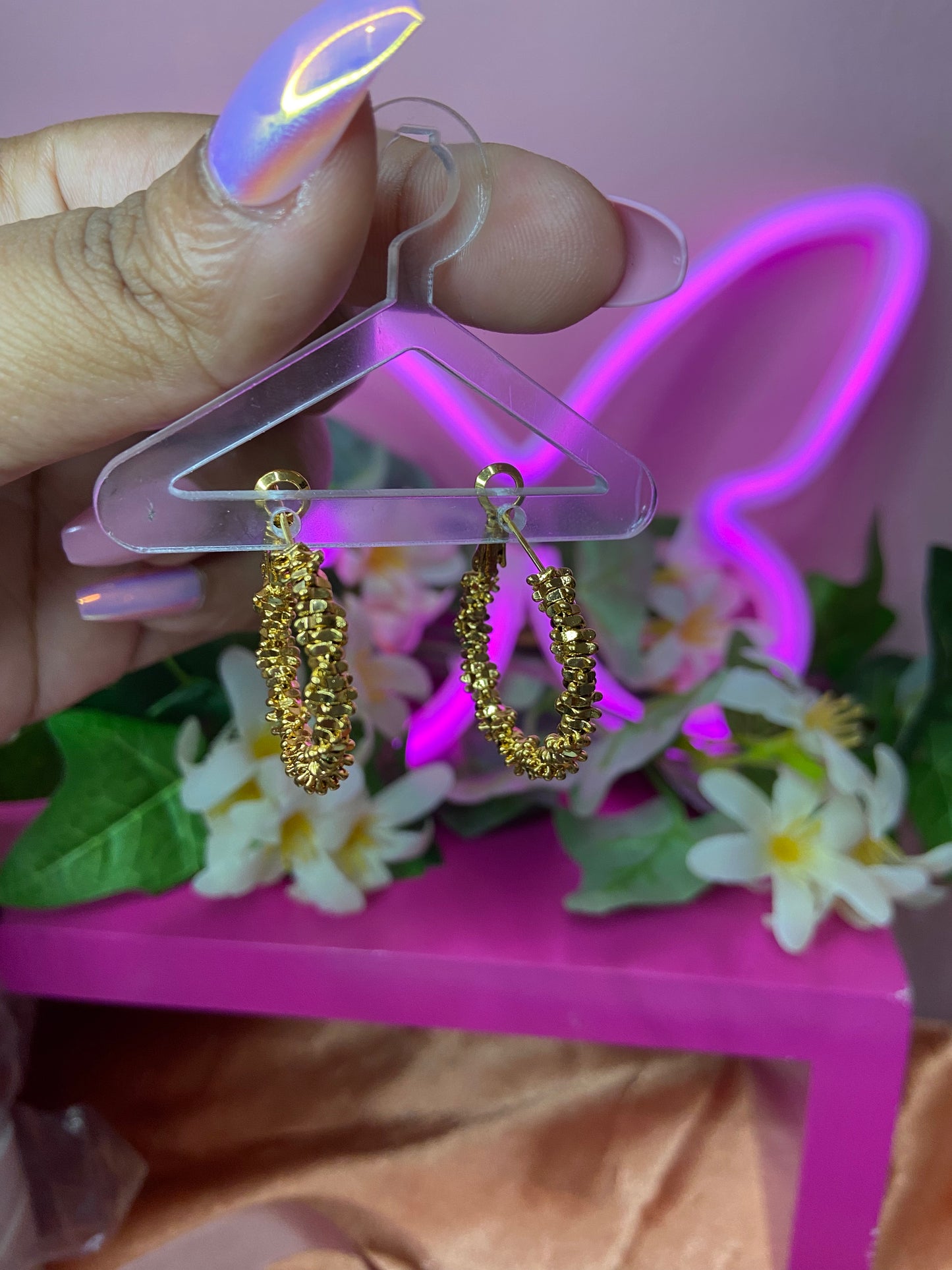Texturize hoop earring