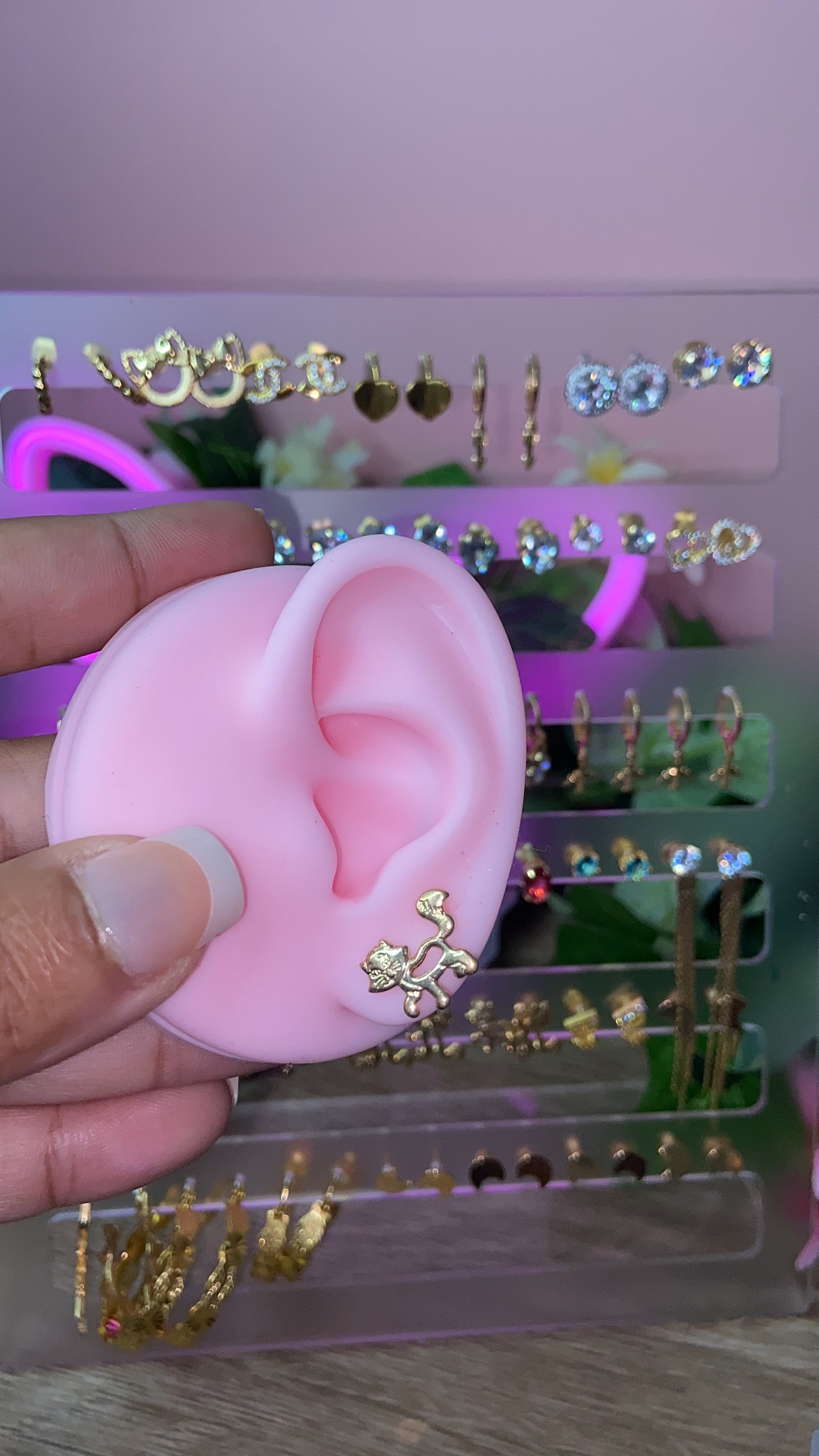Gold plated cat stud