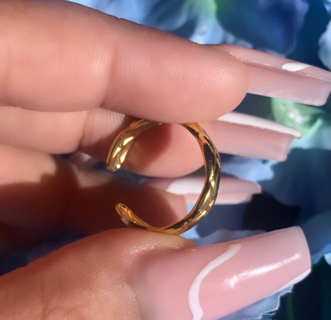 Textured ring