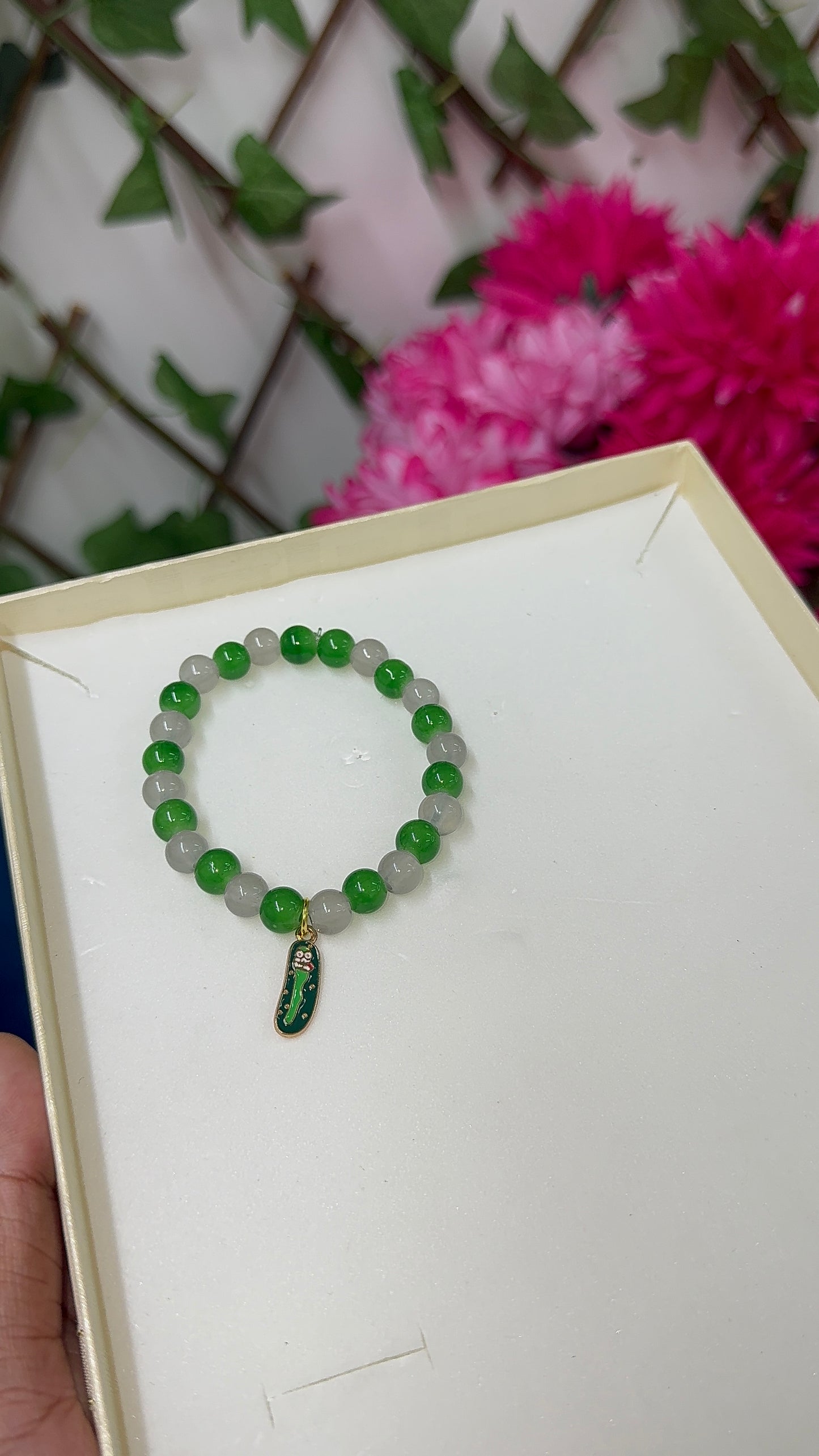 Pickle Rick ( Rick n Morty ) beaded bracelet