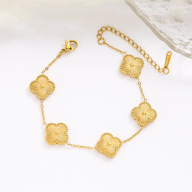 Stainless steel clover bracelet