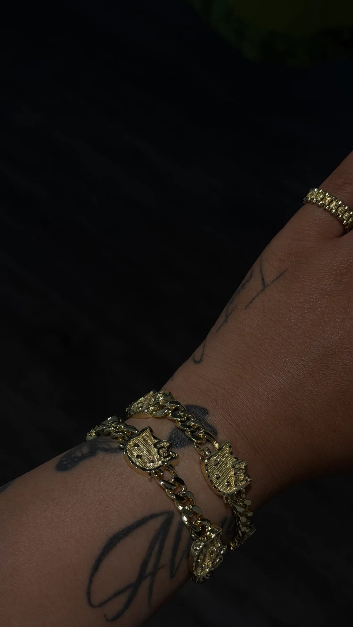 PRE ORDER - HK head thick bracelet
