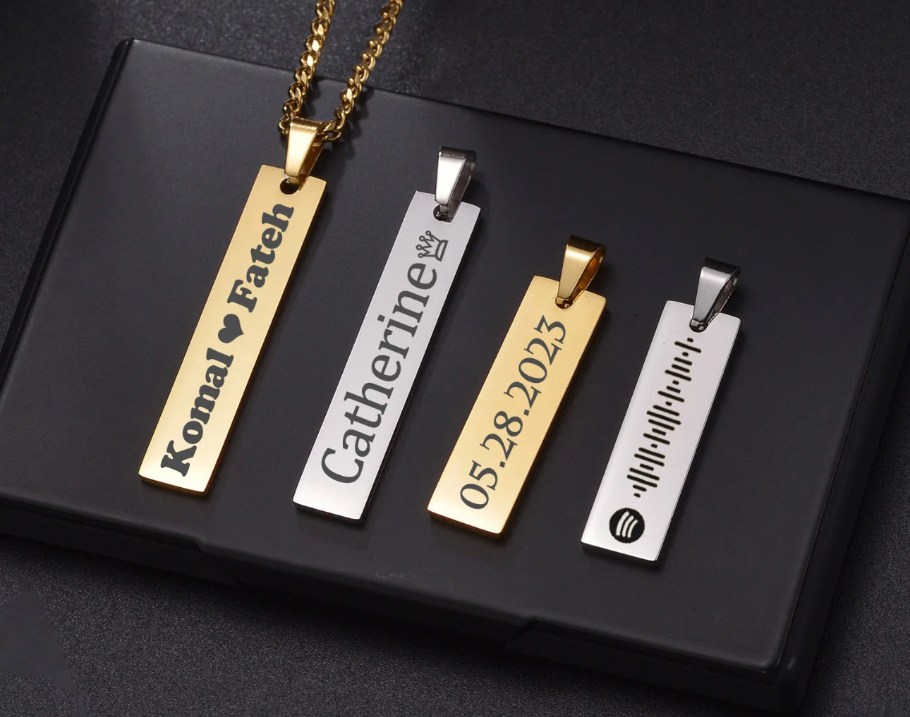 Personalized bar name necklace