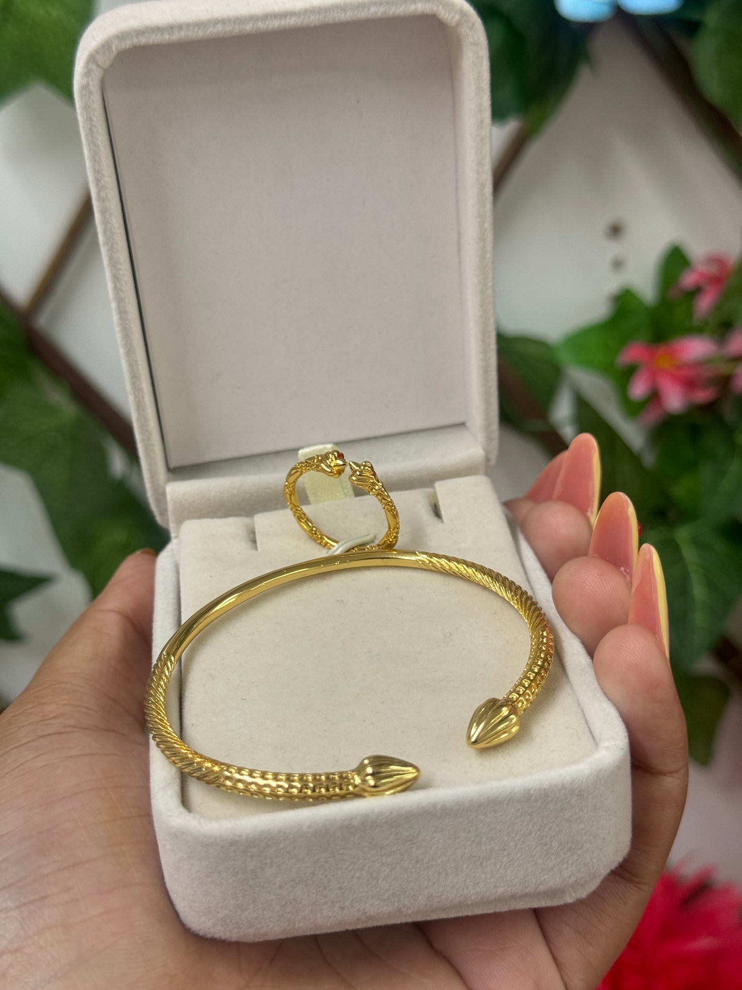 Gold plated adjustable Bera set