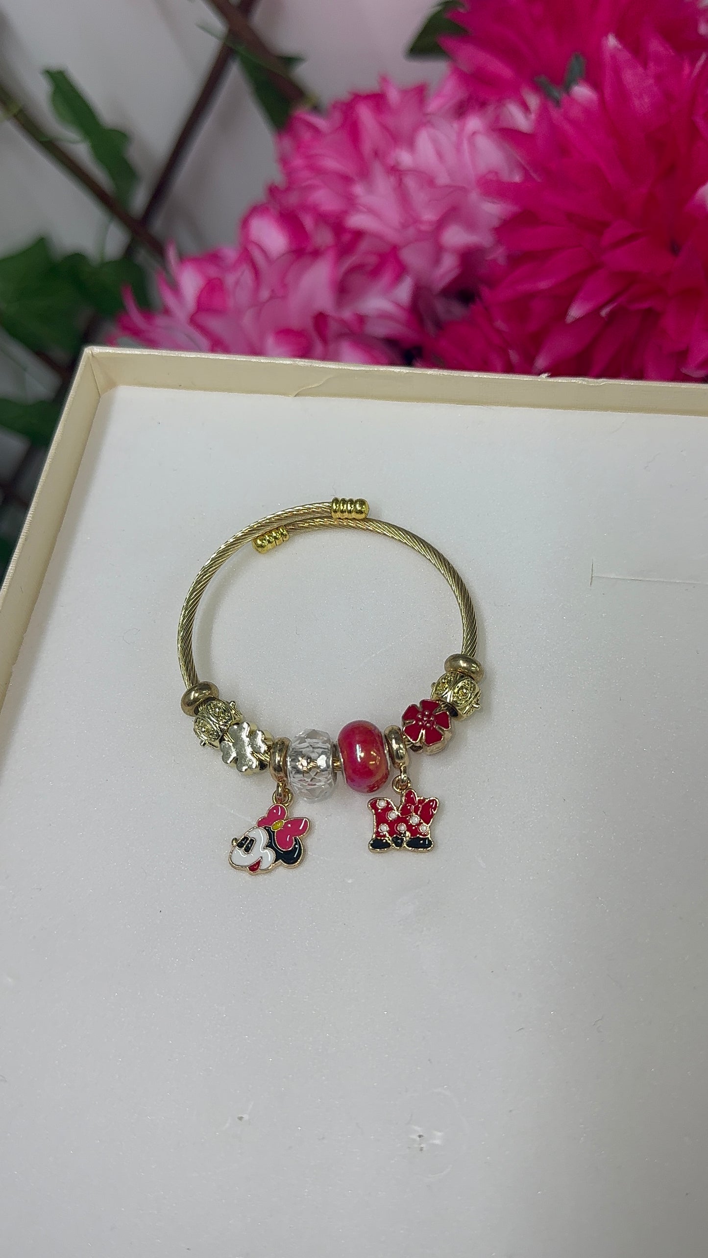 Minnie bracelet