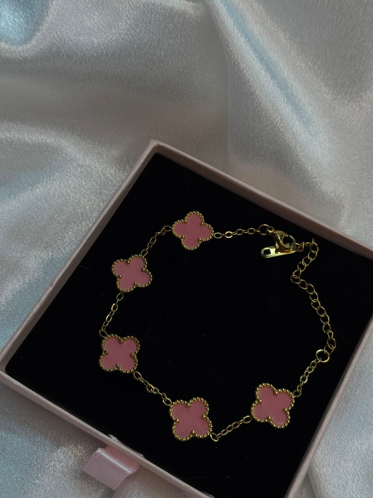 Stainless steel clover bracelet
