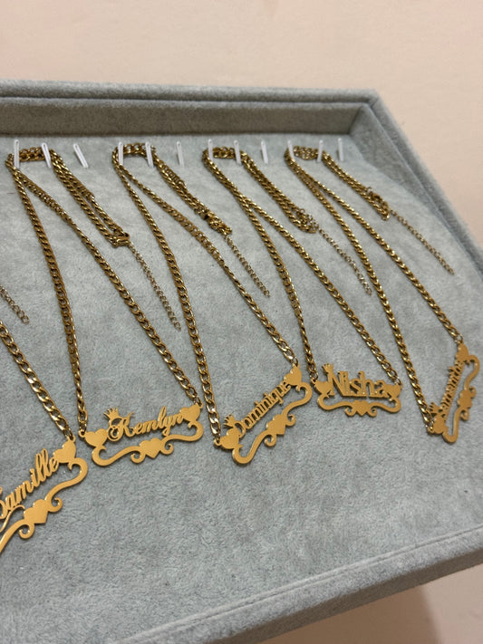 INSTOCK queendom NAME CHAIN ( NO PRE ORDER) cut out