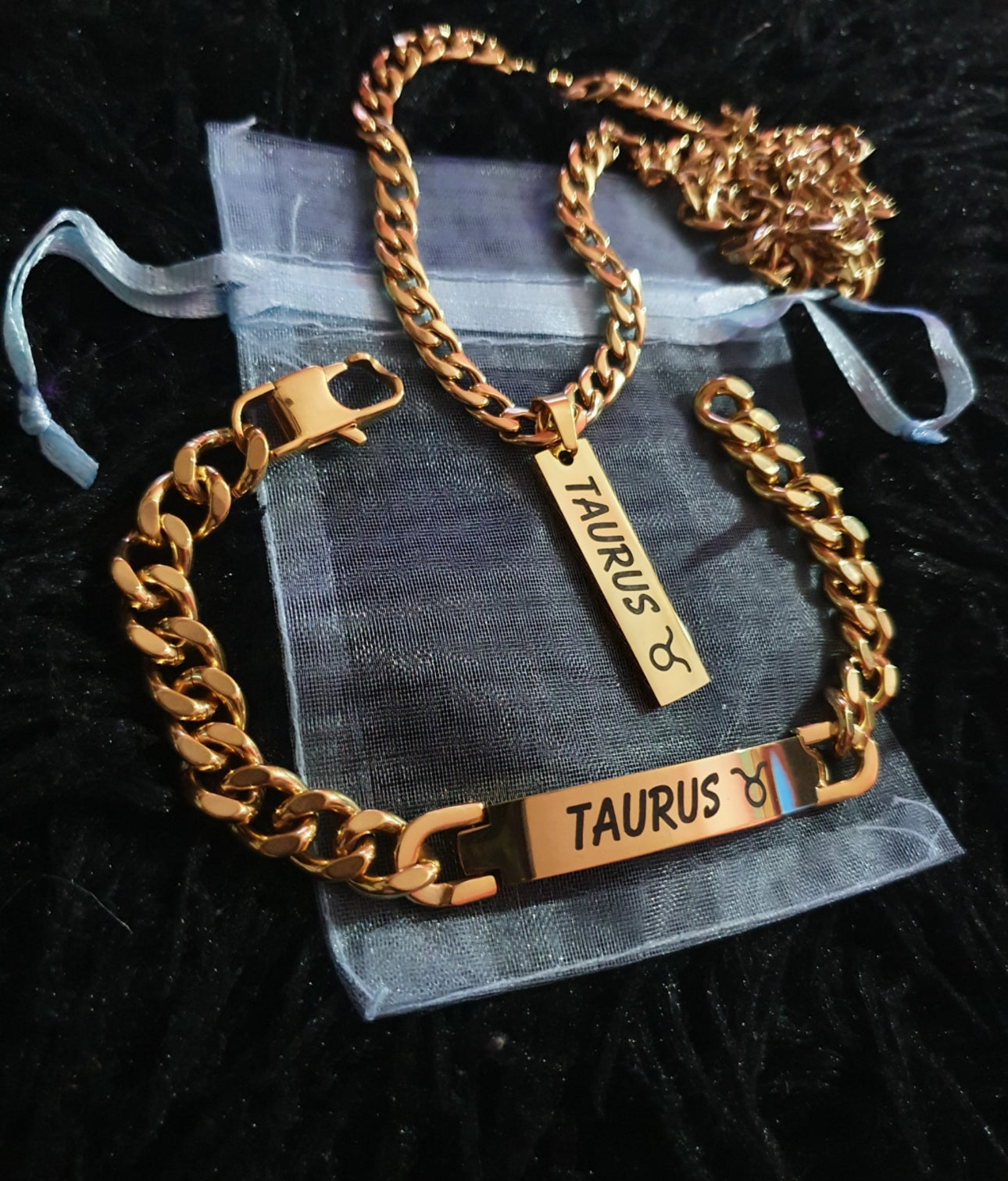 Custom male bar set