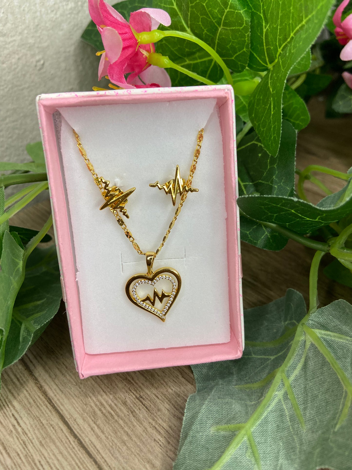 Heartbeat matching jewelry set